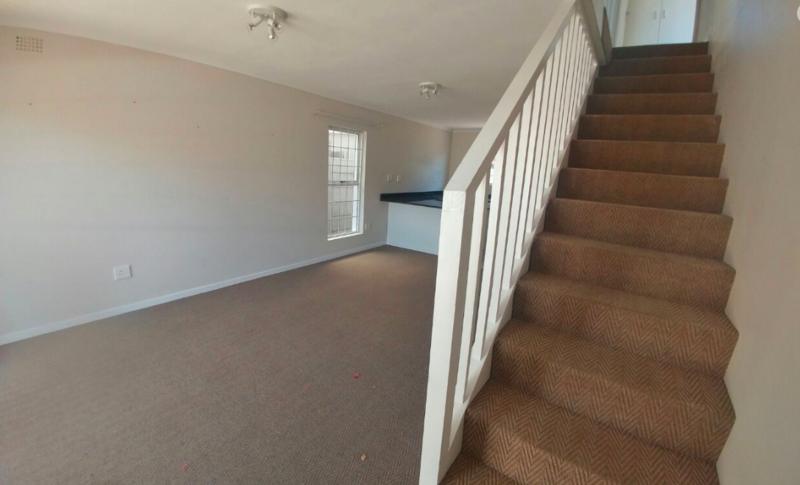 To Let 3 Bedroom Property for Rent in Somerset Ridge Western Cape